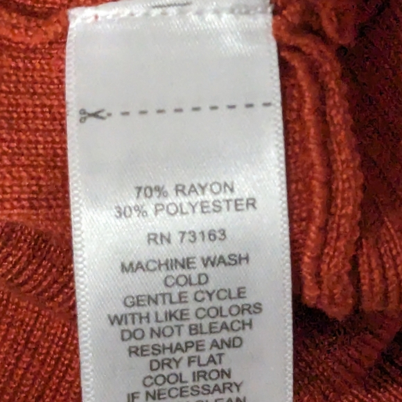 Cable & Gauge knit top size large. Burnt orange color. - Picture 6 of 6